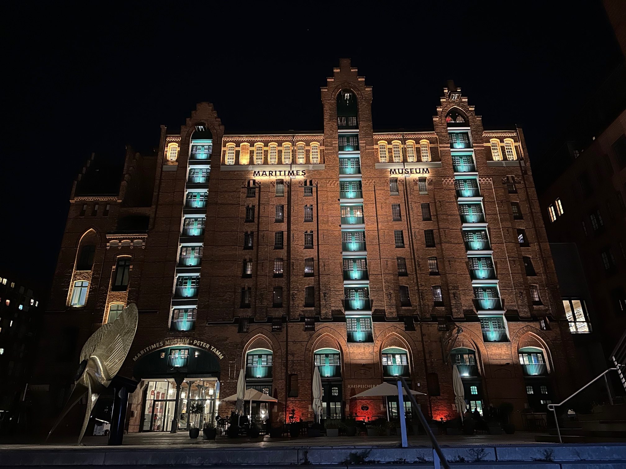 Η θάλασσα ενώνει